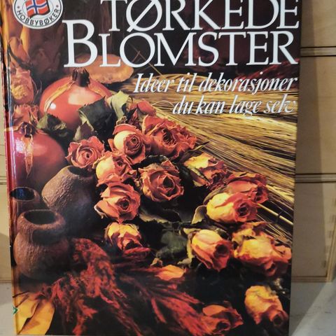 Håndtverksbok, tørkede blomster Larsen/nygård  1991