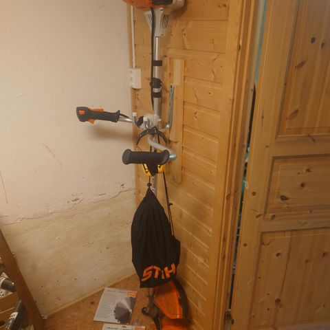 Stihl FS 131 ryddesag leies ut