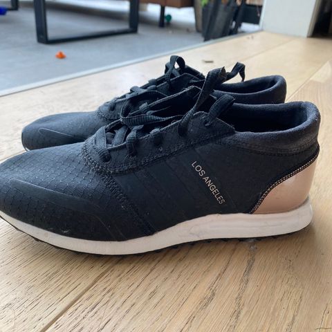 Adidas sko