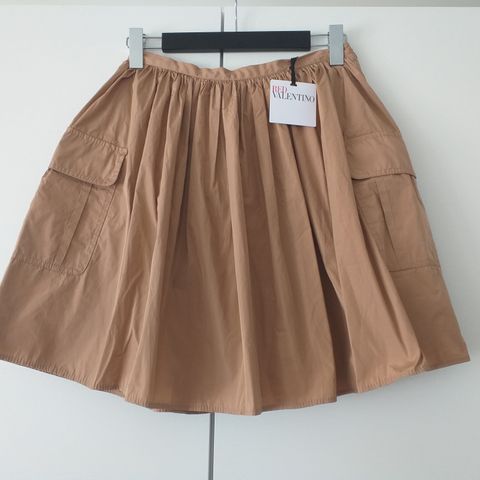 New Red Valentino beige skirt with pockets, size 38