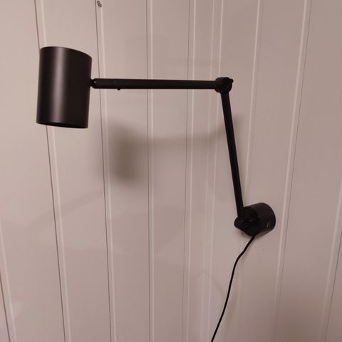 Vegglampe med USB