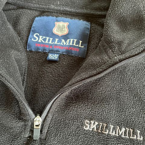 Skillmill fleece genser m/ zip  Str 12 år