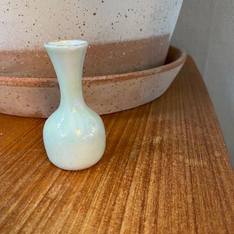 Liten antikk vase 8 cm