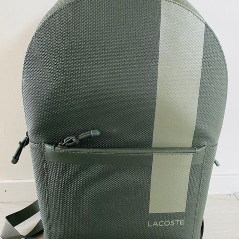 Lacoste ryggsekk, med pc lomme