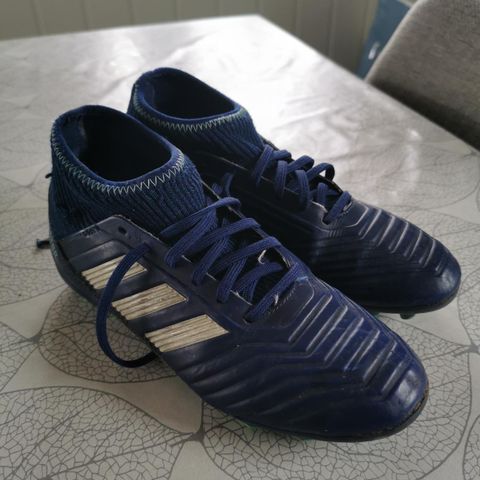 Adidas predator fotballsko