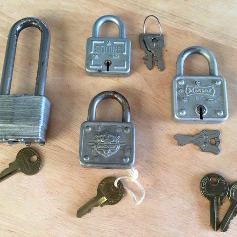 Vintage hengelåser: Master Lock og Square Lock. Stk.pris kr.175,-