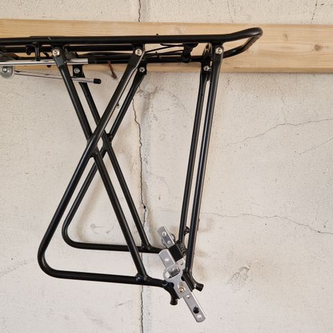 Bicycle pannier frame / luggage rack