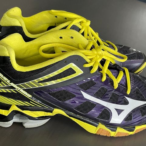 38,5 håndballsko mizuno wave lightning rx3