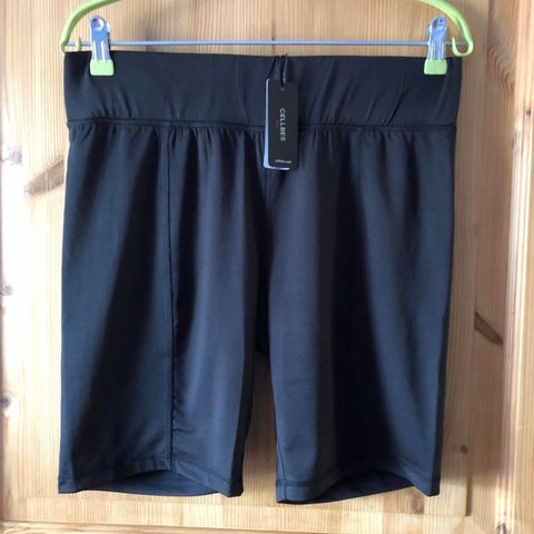 HELT NY SVART STRETCH SHORTS, STR. 44/46