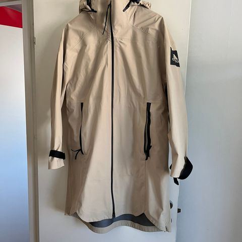 Adidas regnjakke/kåpe/parkas