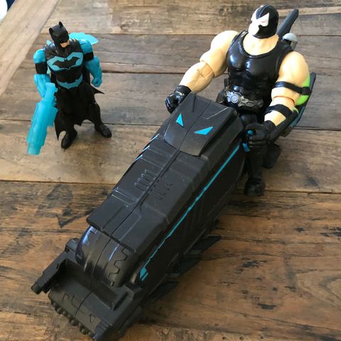 Batman, Bane og Batcycle - figurer