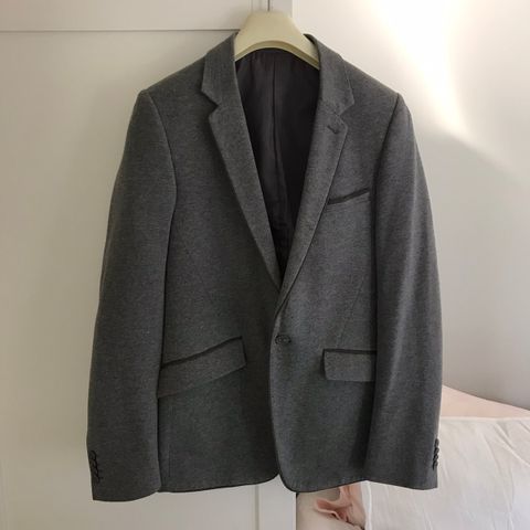 Jakke fra Massimo Dutti og blazere fra La Redoute Creation