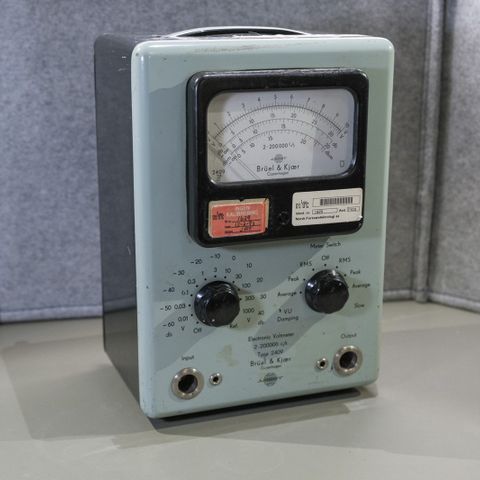 Brüel & Kjær type 2409. Voltmeter