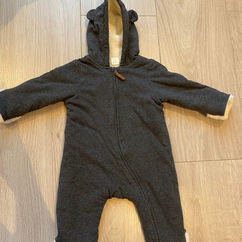 Baby overall H&M med hette str 68