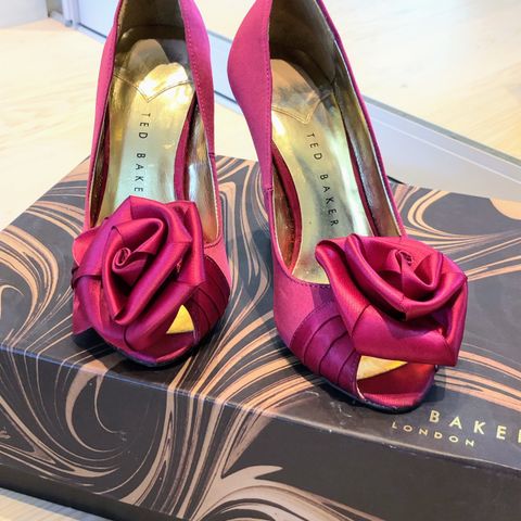 Ted Baker pumps strl. 36