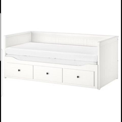 Ikea Hemnes seng med to madrasser selges