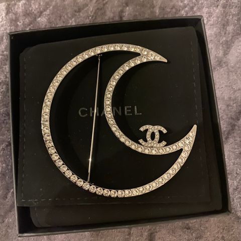 Chanel brosje