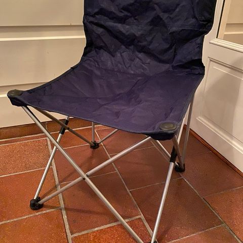 Sammenleggbar campingstol, mørkeblå, i oppbevaringspose