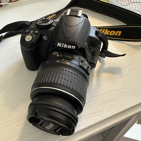 Nikon D3100 + linser og diverse tilbehør