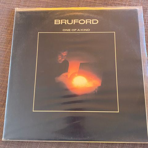 Bruford: One of a kind LP selges