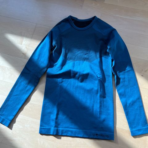 Stormberg funksjonsshirt brukt men top i 140