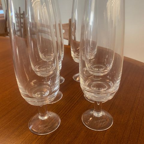 Seks champagneglass fra Magnor glassverk