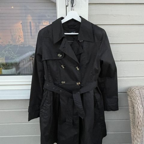 Sort ubrukt trenchcoat