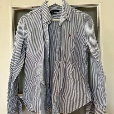 Hvit og lys blå Ralph Lauren skjorter - pent brukt/ som nye!