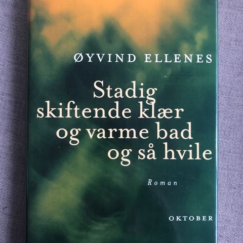 Stadig skiftende klær av Øyvind Ellenes