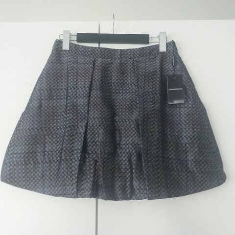 New EMPORIO ARMANI satin bubble skirt, size 38 (IT42)