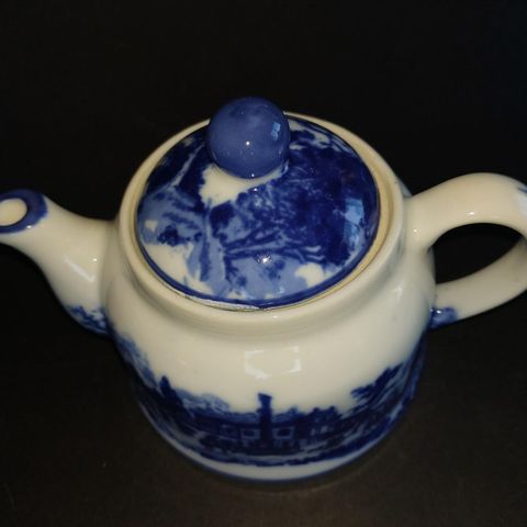 Liten Delft tekanne       #249