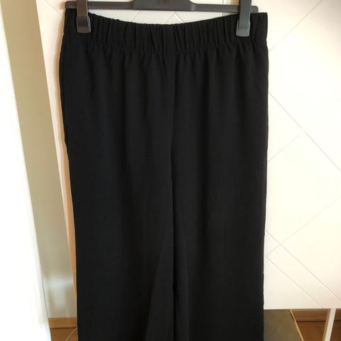 H&M bukse, helt ny kjøpt i sommer.