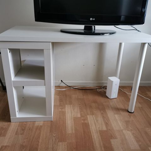 Skrivebord fra ikea