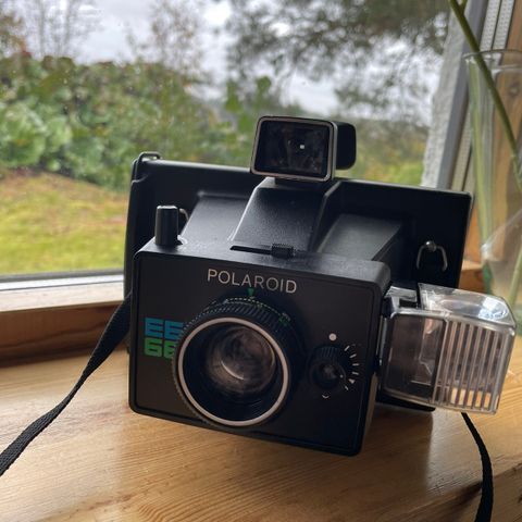 Polaroid EE66 kamera