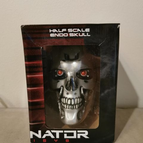 Terminator Genisys Half Scale Endo Skull - Lootcrate Exclusive