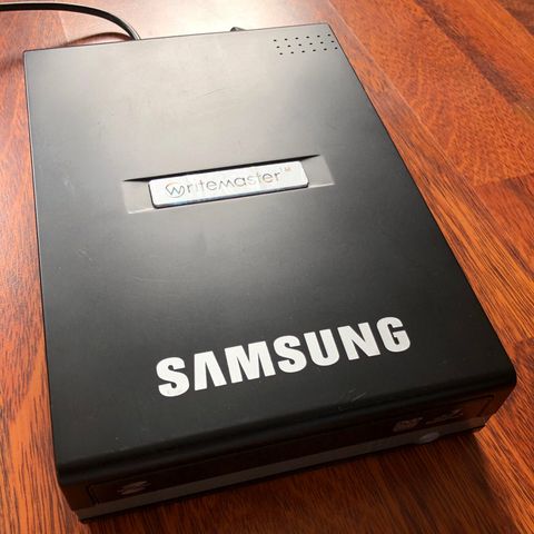 DVD writer SAMSUNG SE-S224