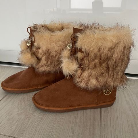 Helt ny Michael Kors «ugg» sko( Str 35 & 36)