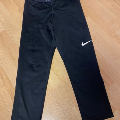 Nike dry fit tights str M lengde 3/4