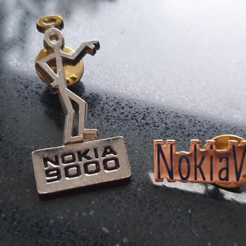 Nokia pins