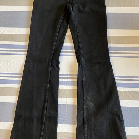 Svarte Mango Flare jeans str 34(XS)