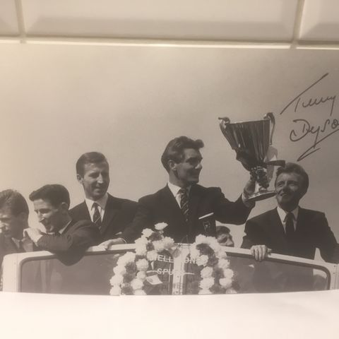 Tottenham Hotspur - Terry Dyson signert A4-fotografi med COA