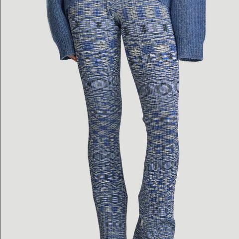 Holzweiler dahlia knit trousers.