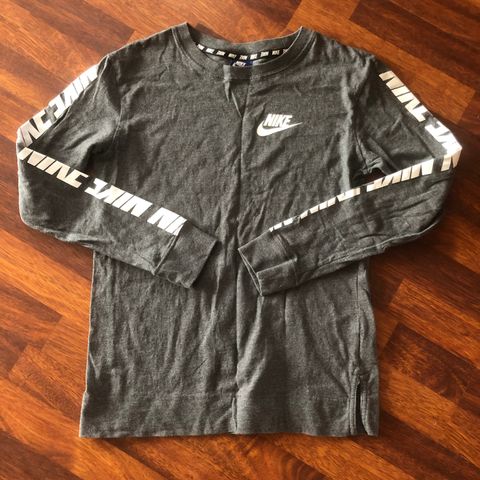 Nike logo print longsleeve størrelse XS