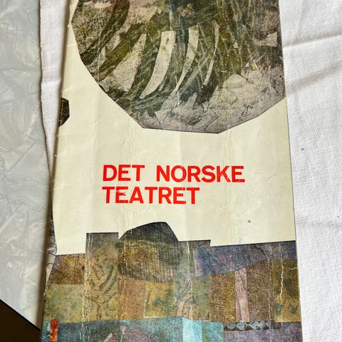 DET NORSKE TEATRET «ET DUKKEHJEM» TEATER PROGRAM FRA 1974