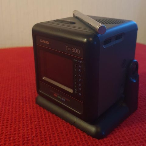 RARE VINTAGE COLOR LCD CASIO TV-800