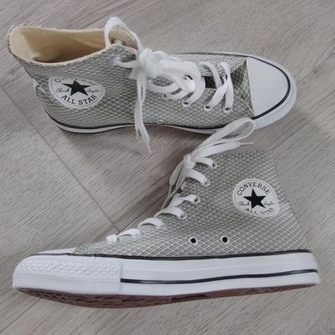 Nye Converse sko selges :)