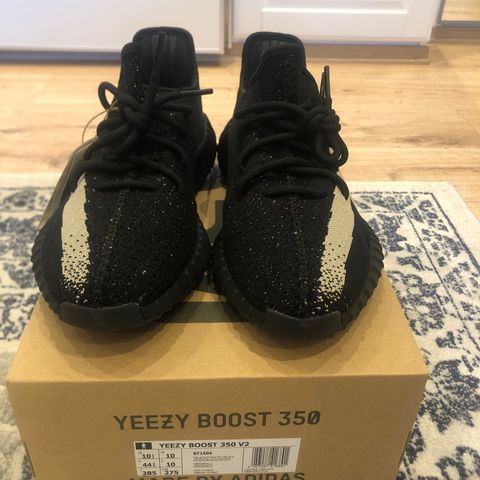 Yeezy 350 V2 «core black» (EU 44,5)