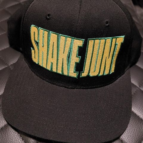 Shake Junt caps til salgs.