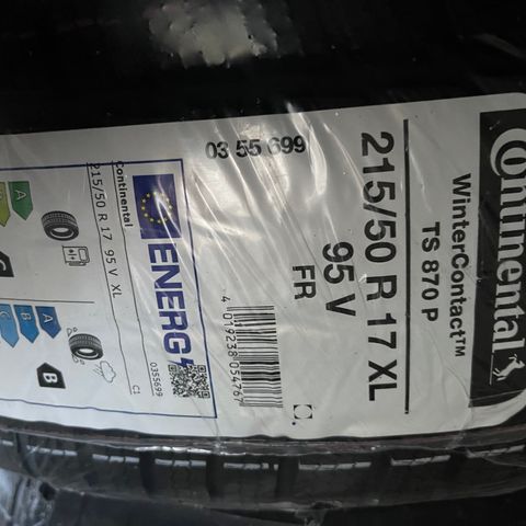 4 nye vinterdekk Continental  215/50 R17