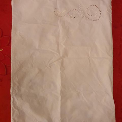 Håndbrodert pose av bomull til tekstiloppbevaring 53 x 81 cm